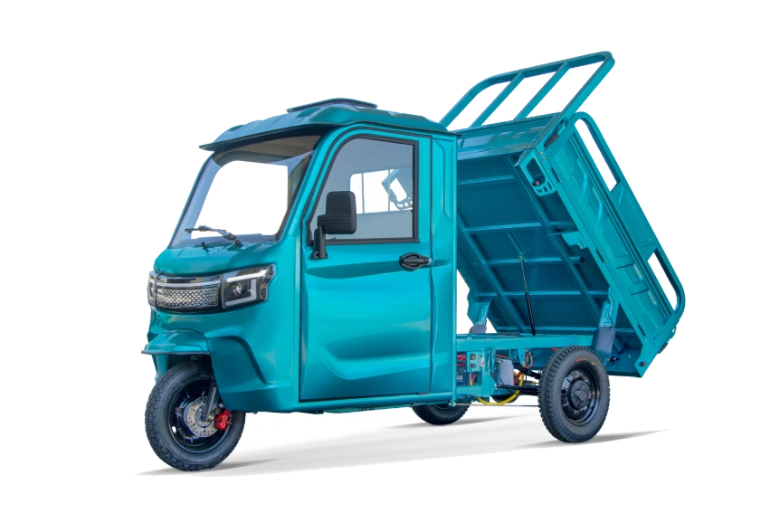 blå front på luxcap kabinescooter