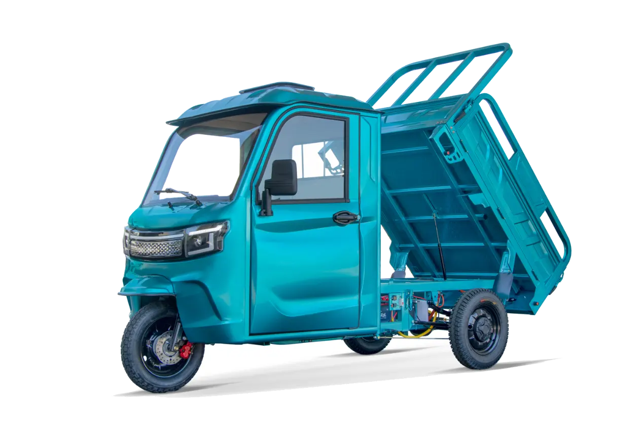 Blå LuxCap kabinescooter med tippet lad