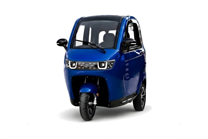 Blå LUXCAP kabinescooter set forfra