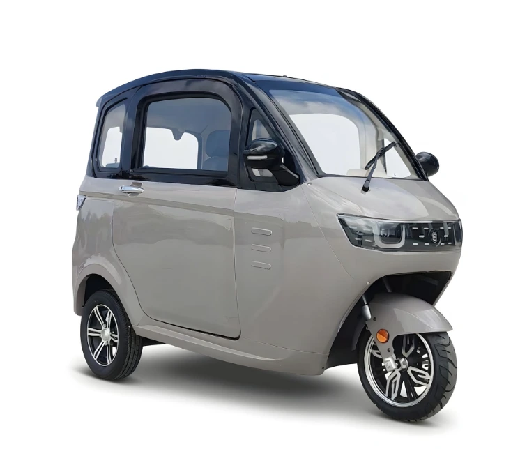 Hvid LUXCAP kabinescooter set fra siden